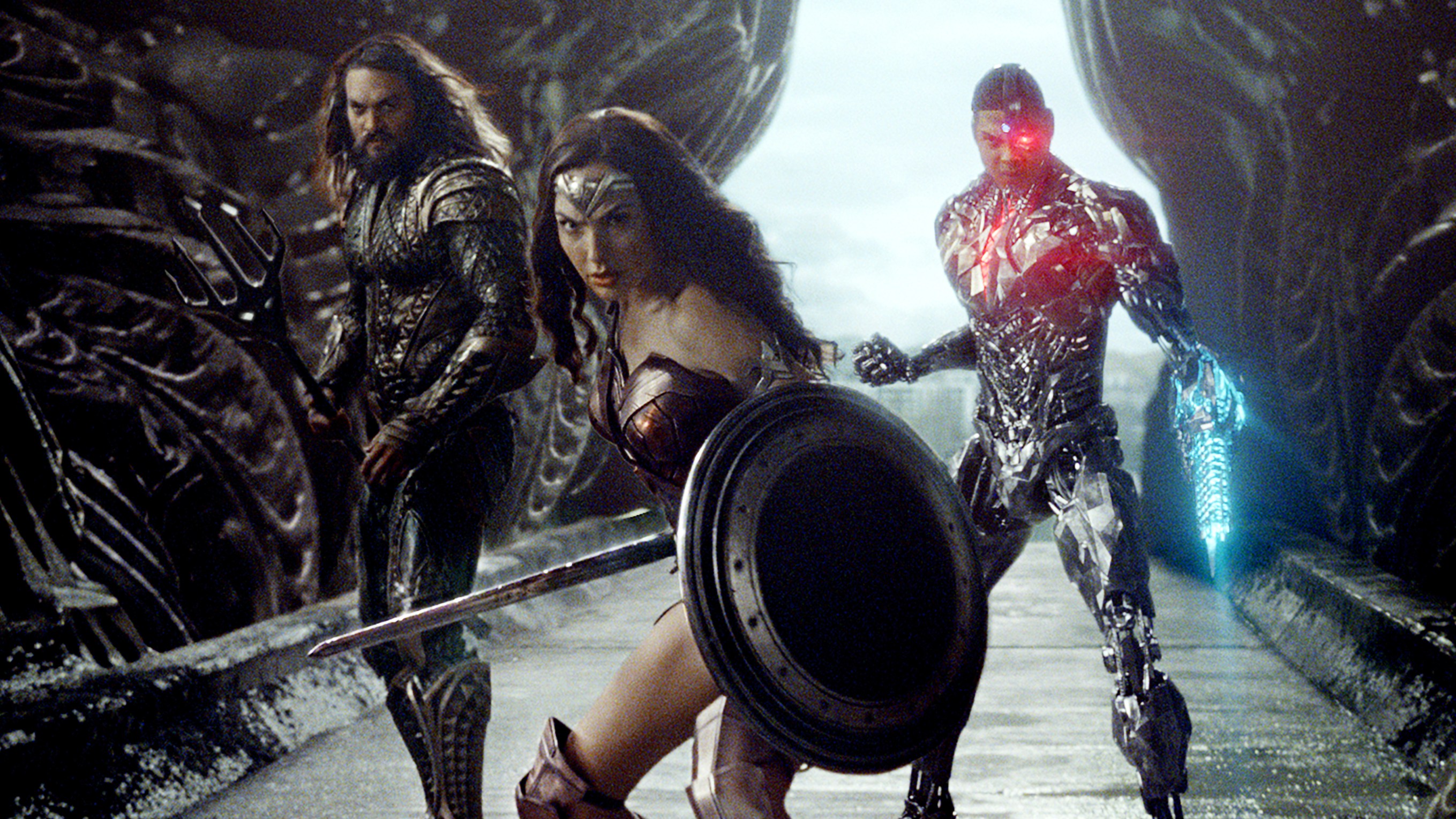 Aquaman (Jason Momoa), Wonder Woman (Gal Gadot) and Cyborg (Ray Fisher) - Justice League