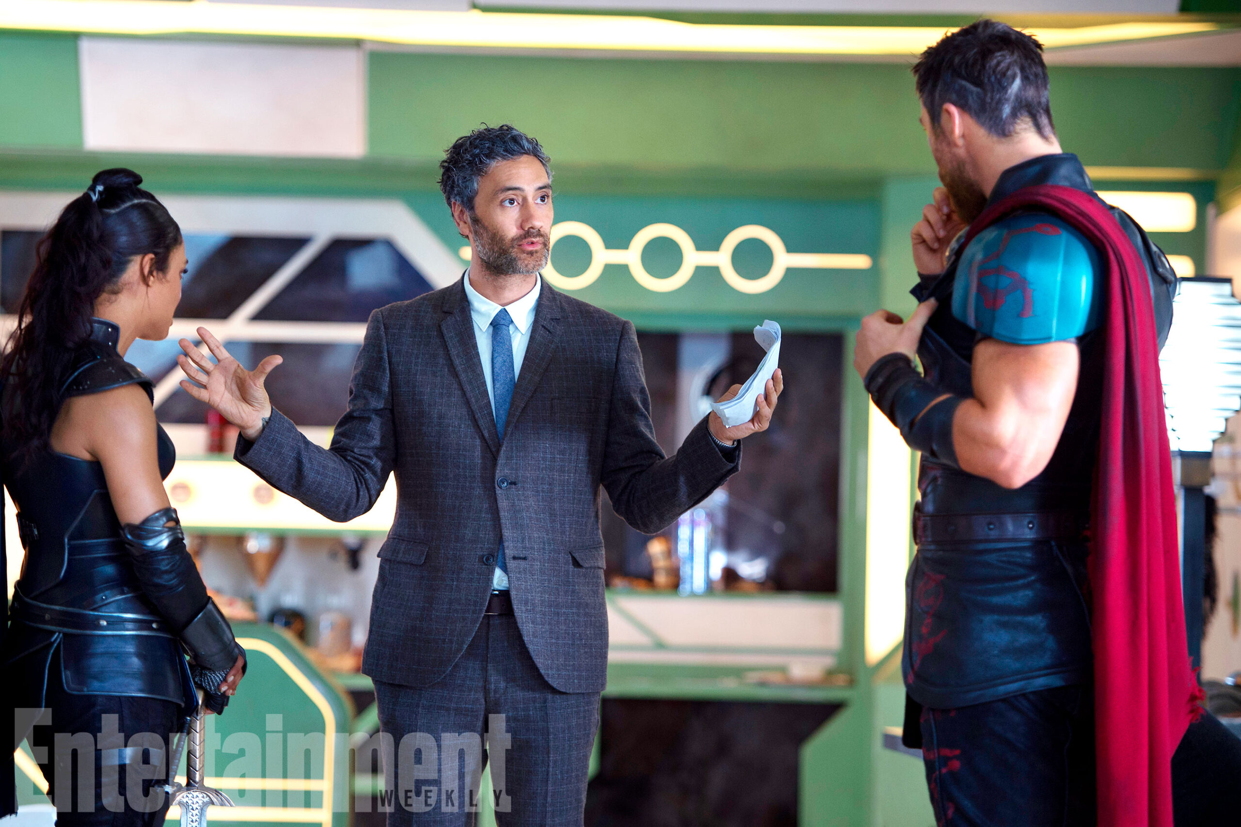 Thor: Ragnarok (2017) L to R: On set with Tessa Thompson (Valkyrie), Director Taika Waititi and Chris Hemsworth (Thor).