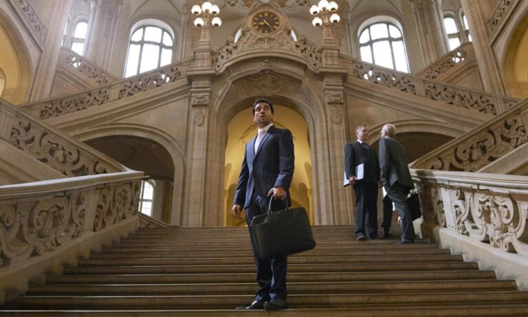 SUPERMAN &amp; LOIS 1x09 &quot;Loyal Subjekts&quot; Review Get Your